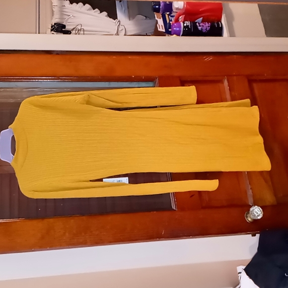 Dress - Picture 4 of 4